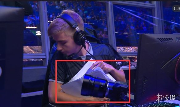 这位来自巴 这位来自巴